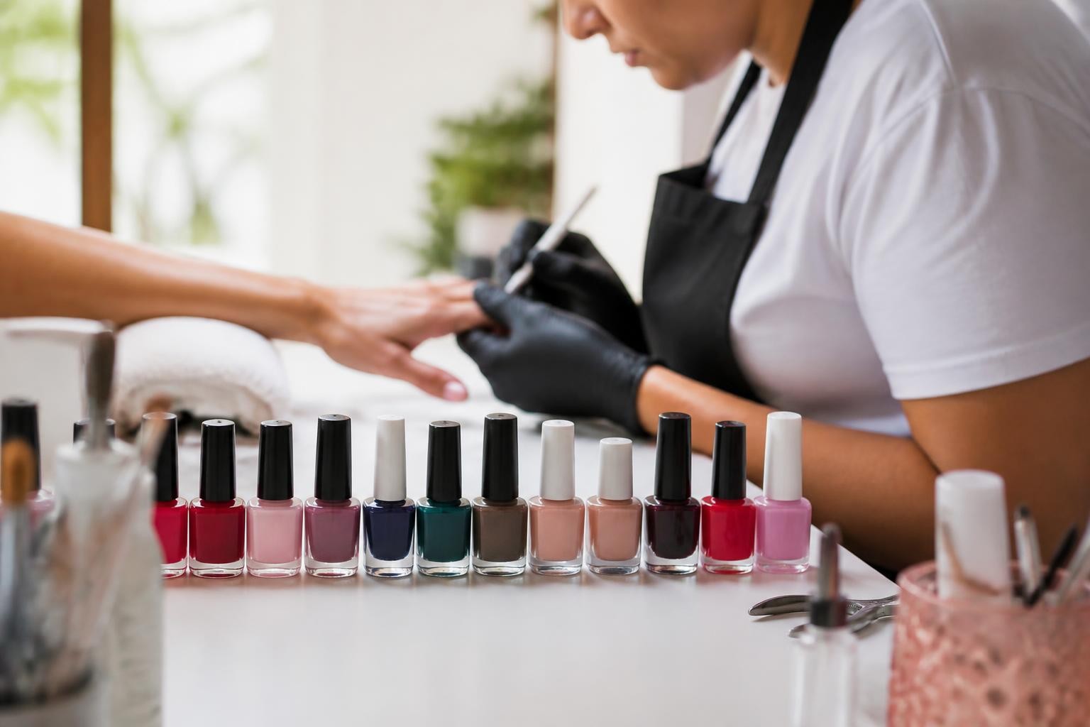 Post de nail designer criado pelo AutoPubli com as unhas em close